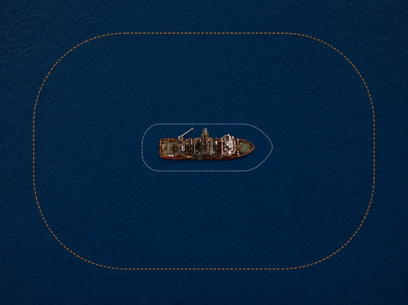 Comparison of the operating footprint of Drone Lyne and a vessel crane